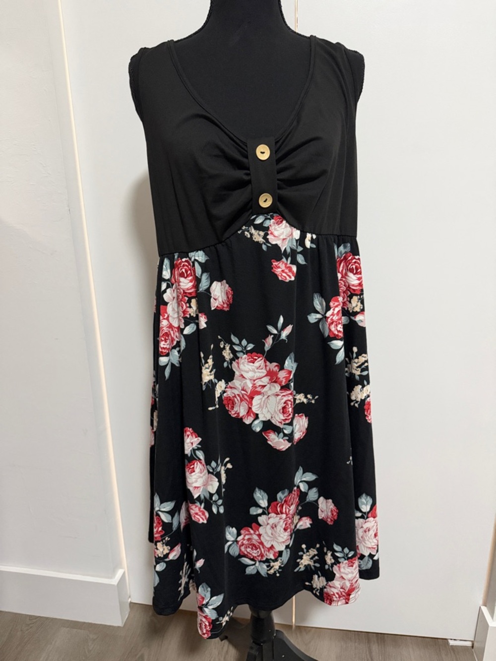 SHEIN 4X Black Floral Sleeveless Empire Waist Dress with Buttons
